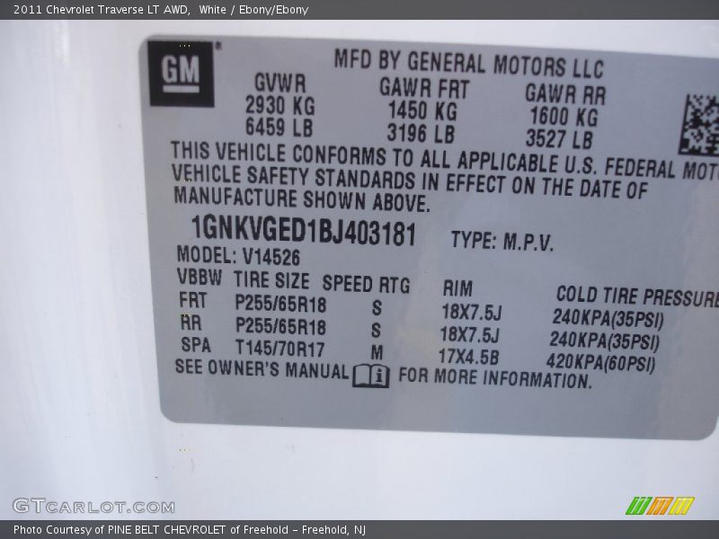 White / Ebony/Ebony 2011 Chevrolet Traverse LT AWD