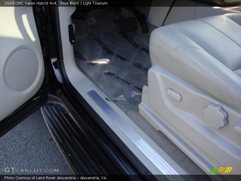 Onyx Black / Light Titanium 2009 GMC Yukon Hybrid 4x4