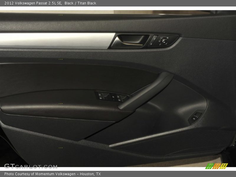 Black / Titan Black 2012 Volkswagen Passat 2.5L SE