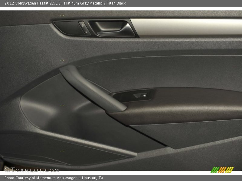 Platinum Gray Metallic / Titan Black 2012 Volkswagen Passat 2.5L S