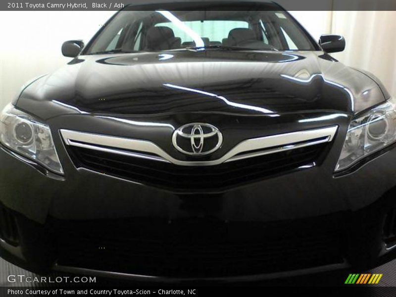 Black / Ash 2011 Toyota Camry Hybrid