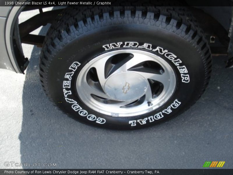 Light Pewter Metallic / Graphite 1998 Chevrolet Blazer LS 4x4
