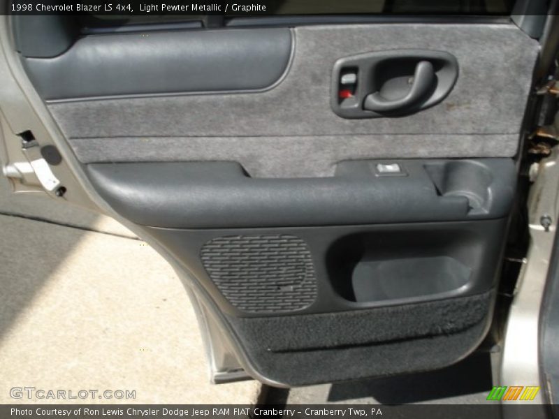 Light Pewter Metallic / Graphite 1998 Chevrolet Blazer LS 4x4