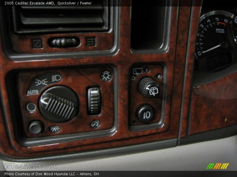 Quicksilver / Pewter 2005 Cadillac Escalade AWD