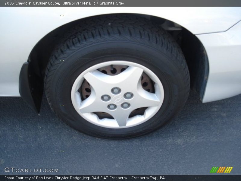 Ultra Silver Metallic / Graphite Gray 2005 Chevrolet Cavalier Coupe
