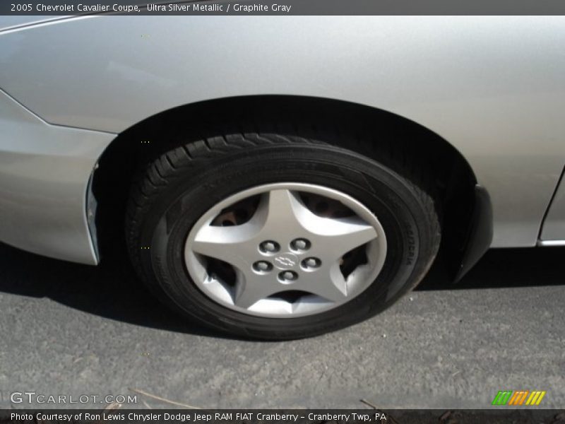 Ultra Silver Metallic / Graphite Gray 2005 Chevrolet Cavalier Coupe