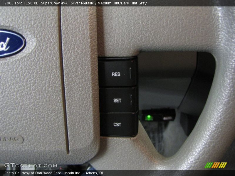 Silver Metallic / Medium Flint/Dark Flint Grey 2005 Ford F150 XLT SuperCrew 4x4