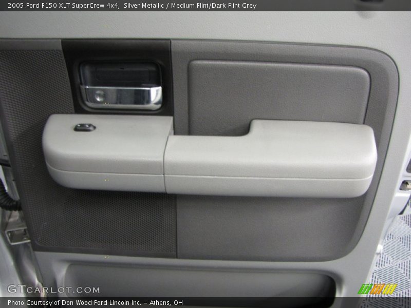 Silver Metallic / Medium Flint/Dark Flint Grey 2005 Ford F150 XLT SuperCrew 4x4