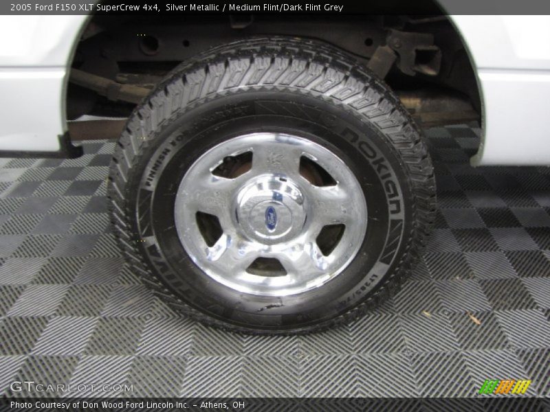 Silver Metallic / Medium Flint/Dark Flint Grey 2005 Ford F150 XLT SuperCrew 4x4