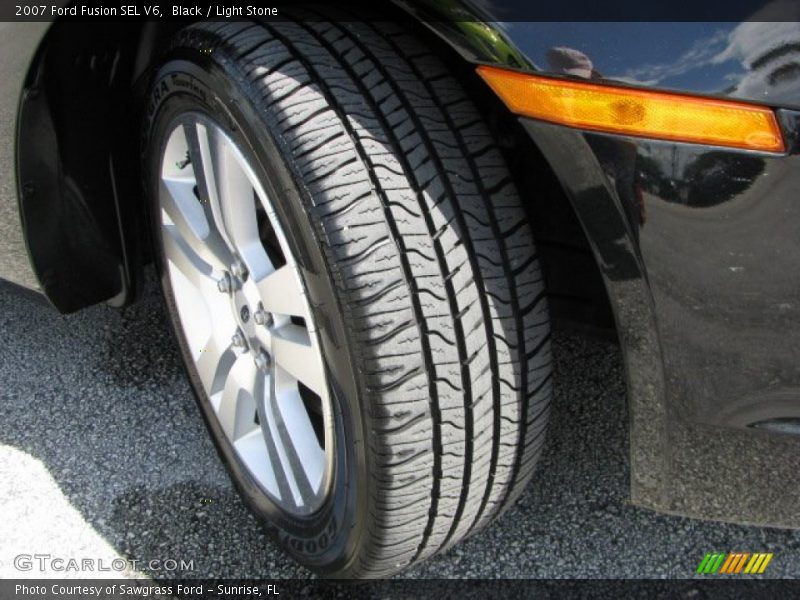 Black / Light Stone 2007 Ford Fusion SEL V6