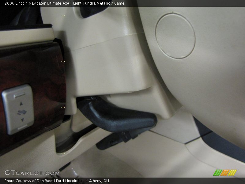 Light Tundra Metallic / Camel 2006 Lincoln Navigator Ultimate 4x4