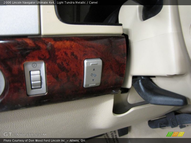 Light Tundra Metallic / Camel 2006 Lincoln Navigator Ultimate 4x4