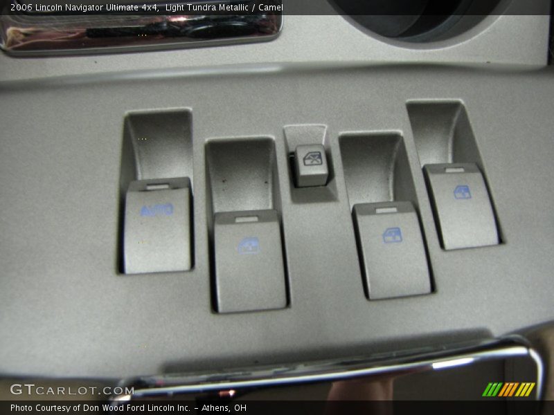 Light Tundra Metallic / Camel 2006 Lincoln Navigator Ultimate 4x4