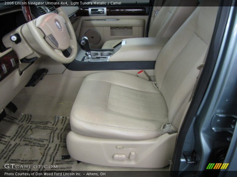 Light Tundra Metallic / Camel 2006 Lincoln Navigator Ultimate 4x4