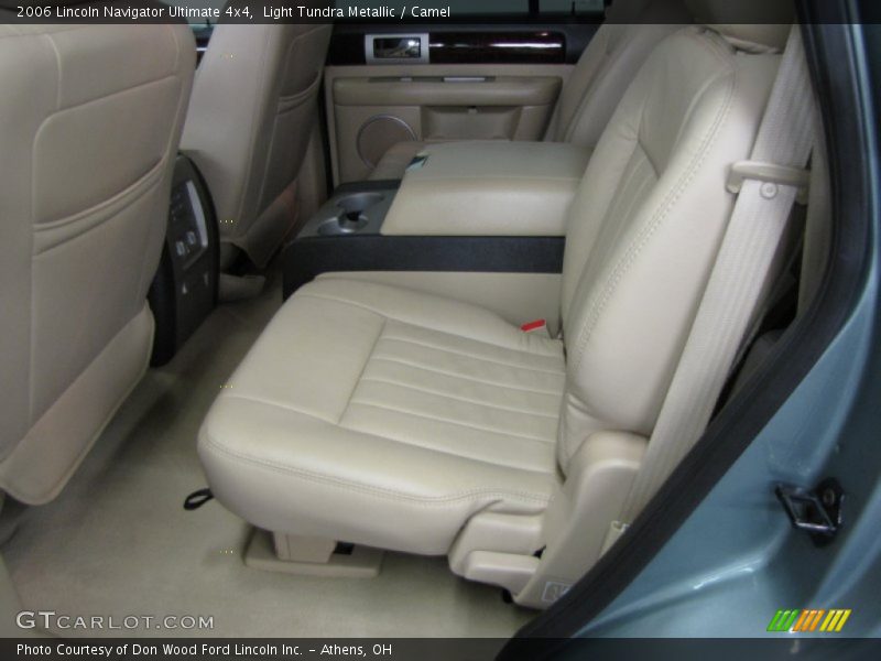 Light Tundra Metallic / Camel 2006 Lincoln Navigator Ultimate 4x4