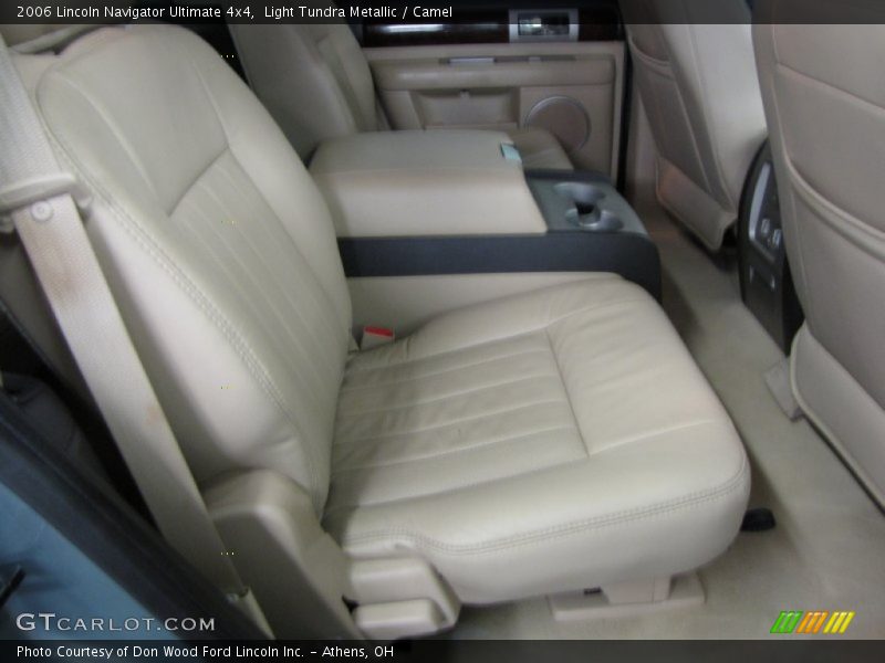 Light Tundra Metallic / Camel 2006 Lincoln Navigator Ultimate 4x4