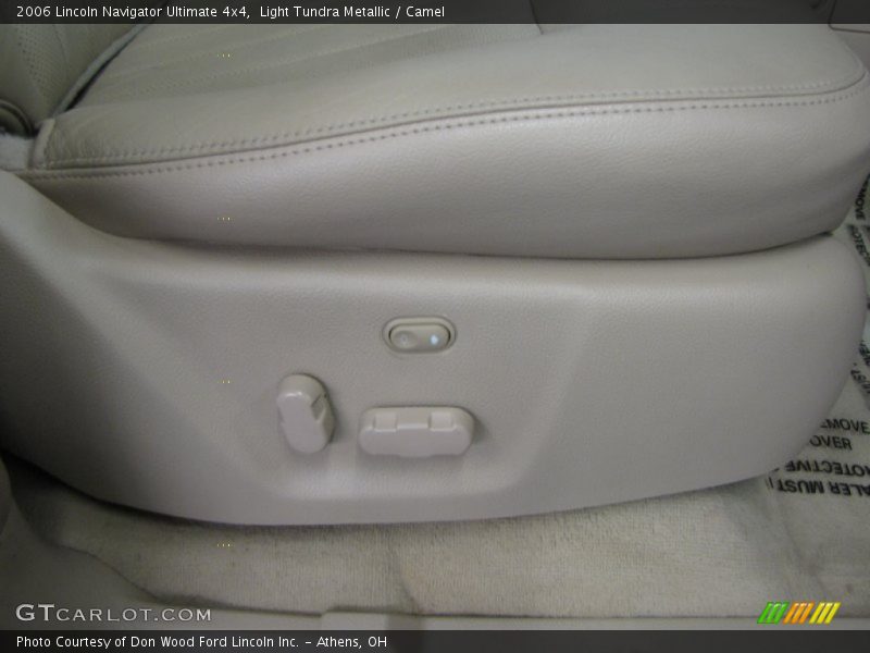Light Tundra Metallic / Camel 2006 Lincoln Navigator Ultimate 4x4