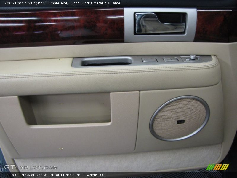 Light Tundra Metallic / Camel 2006 Lincoln Navigator Ultimate 4x4
