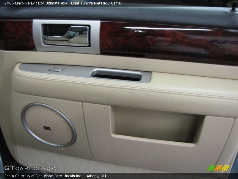 Light Tundra Metallic / Camel 2006 Lincoln Navigator Ultimate 4x4
