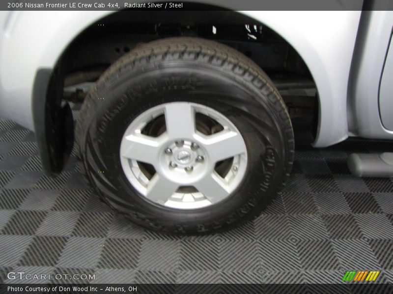 Radiant Silver / Steel 2006 Nissan Frontier LE Crew Cab 4x4
