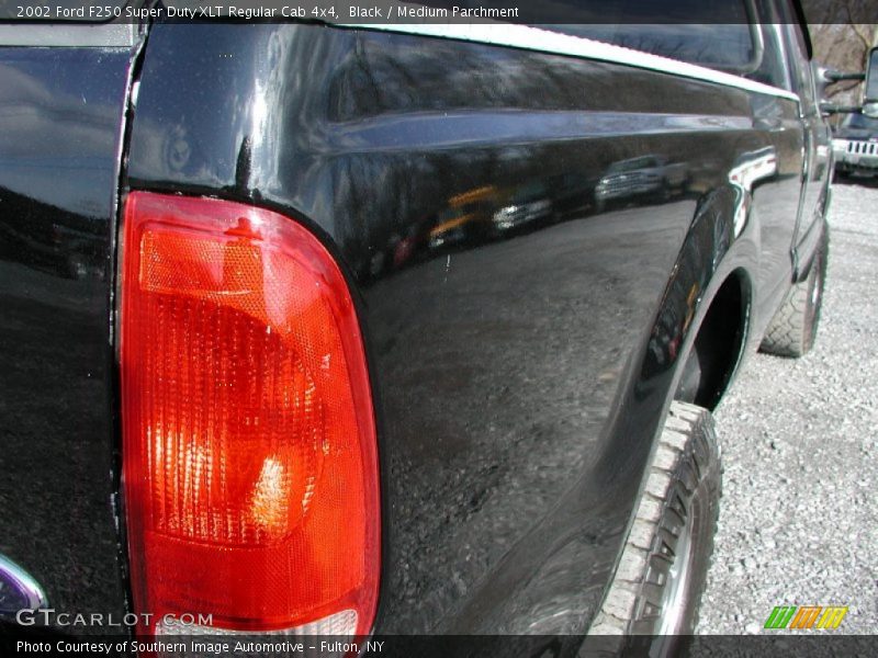 Black / Medium Parchment 2002 Ford F250 Super Duty XLT Regular Cab 4x4