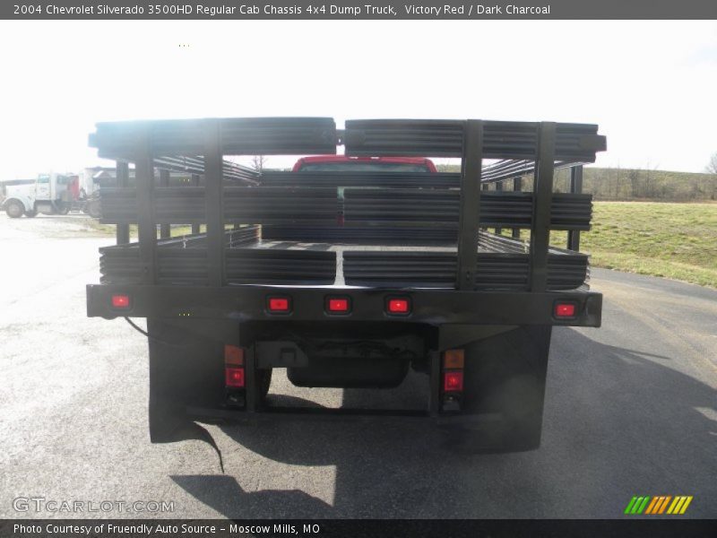 Victory Red / Dark Charcoal 2004 Chevrolet Silverado 3500HD Regular Cab Chassis 4x4 Dump Truck