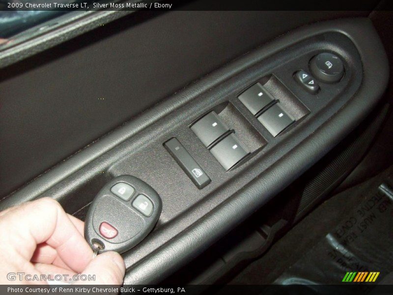Silver Moss Metallic / Ebony 2009 Chevrolet Traverse LT