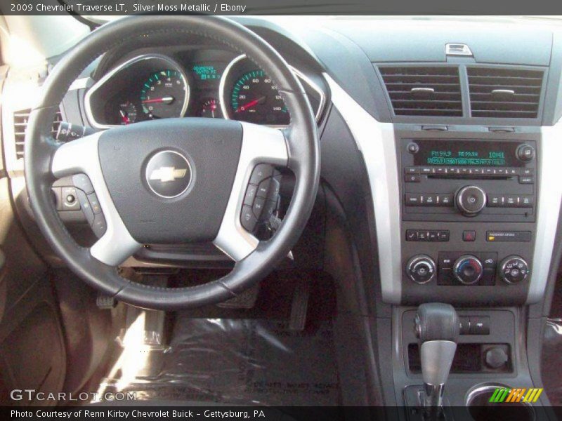 Silver Moss Metallic / Ebony 2009 Chevrolet Traverse LT
