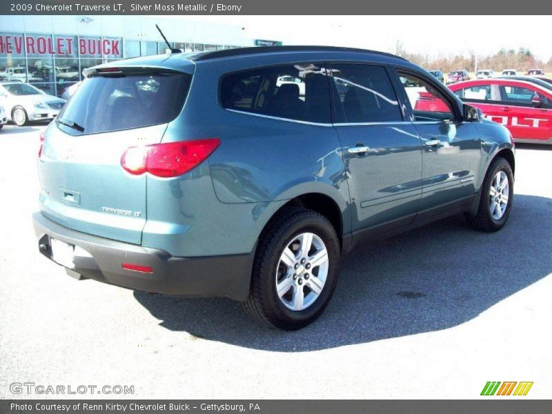 Silver Moss Metallic / Ebony 2009 Chevrolet Traverse LT