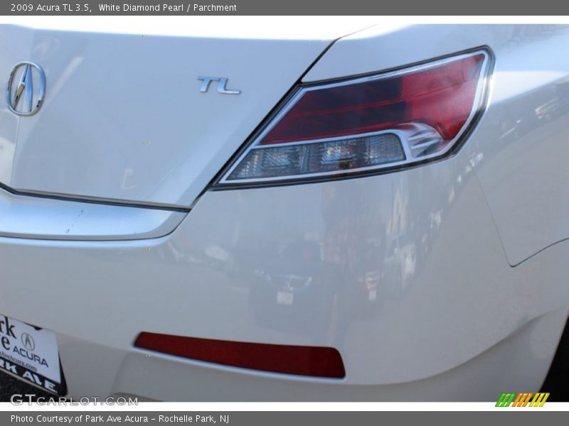 White Diamond Pearl / Parchment 2009 Acura TL 3.5