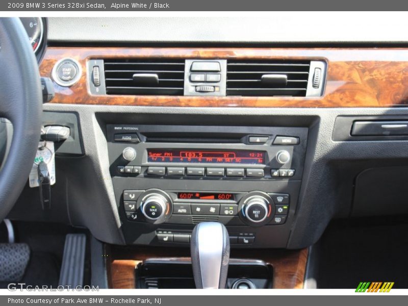 Alpine White / Black 2009 BMW 3 Series 328xi Sedan