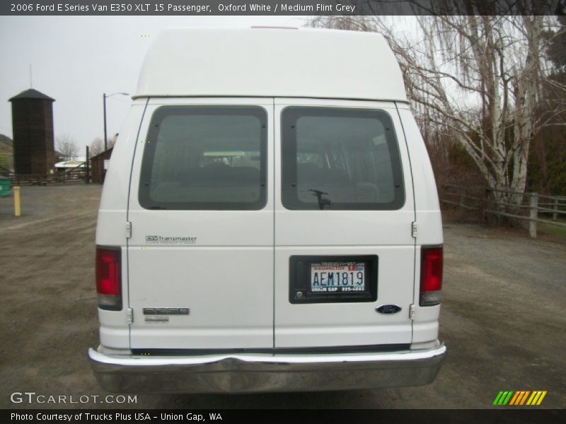 Oxford White / Medium Flint Grey 2006 Ford E Series Van E350 XLT 15 Passenger