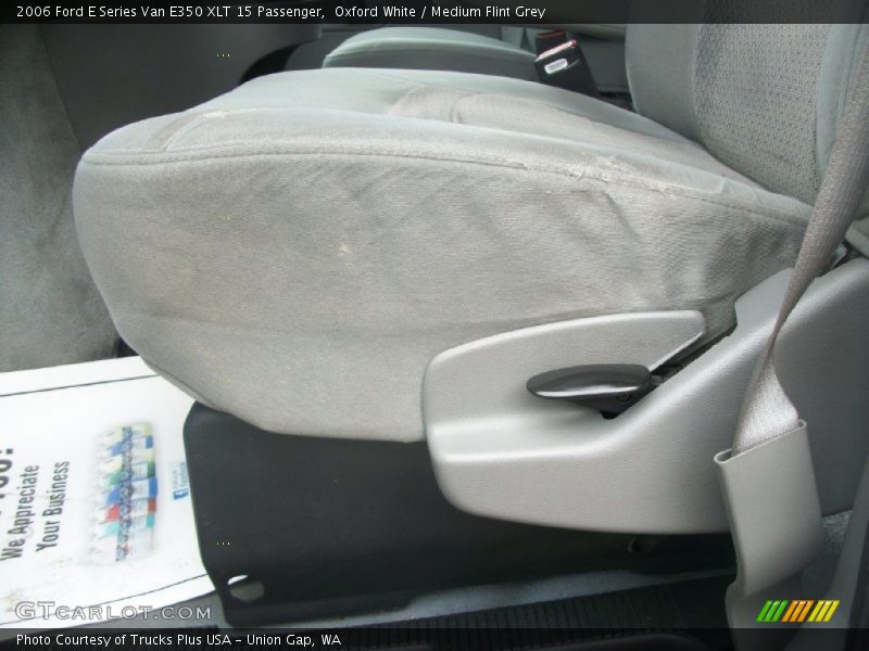 Oxford White / Medium Flint Grey 2006 Ford E Series Van E350 XLT 15 Passenger