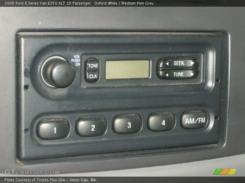 Oxford White / Medium Flint Grey 2006 Ford E Series Van E350 XLT 15 Passenger