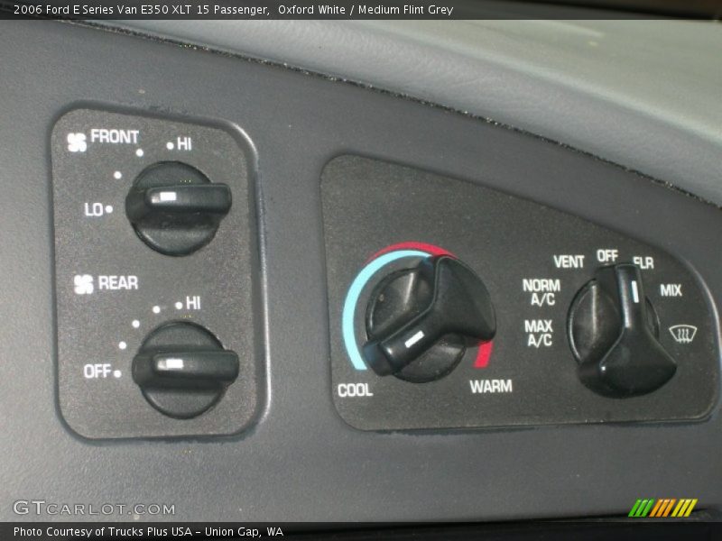 Oxford White / Medium Flint Grey 2006 Ford E Series Van E350 XLT 15 Passenger