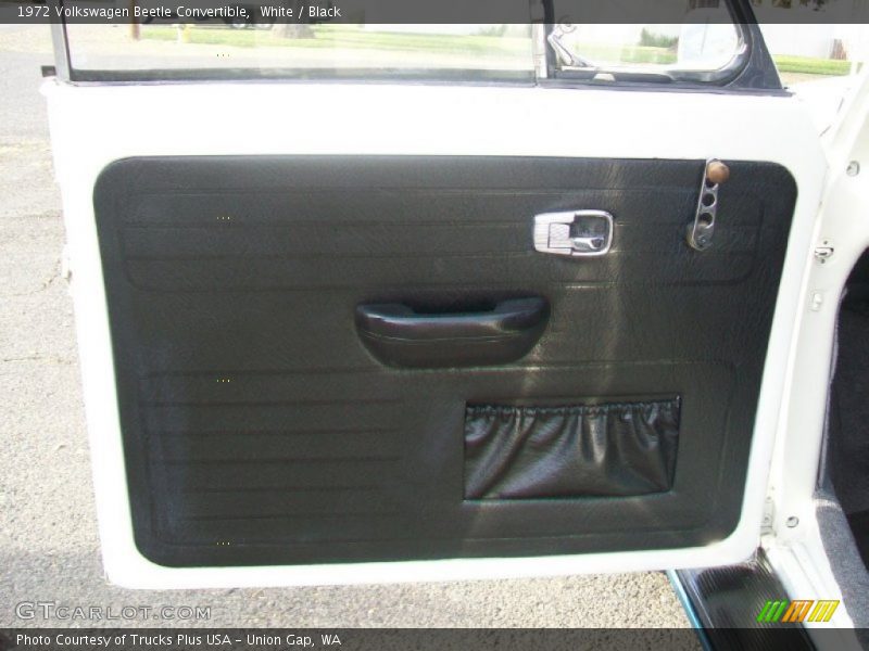 White / Black 1972 Volkswagen Beetle Convertible