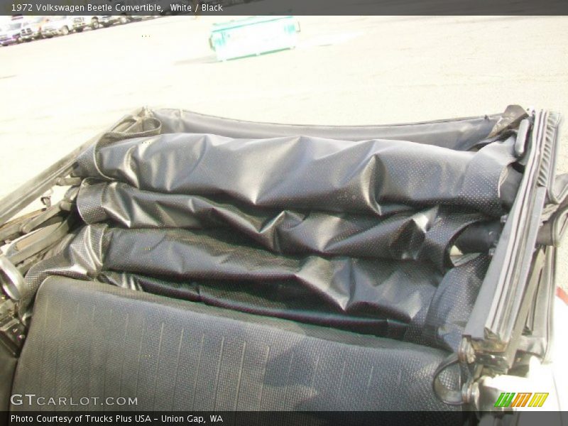 White / Black 1972 Volkswagen Beetle Convertible