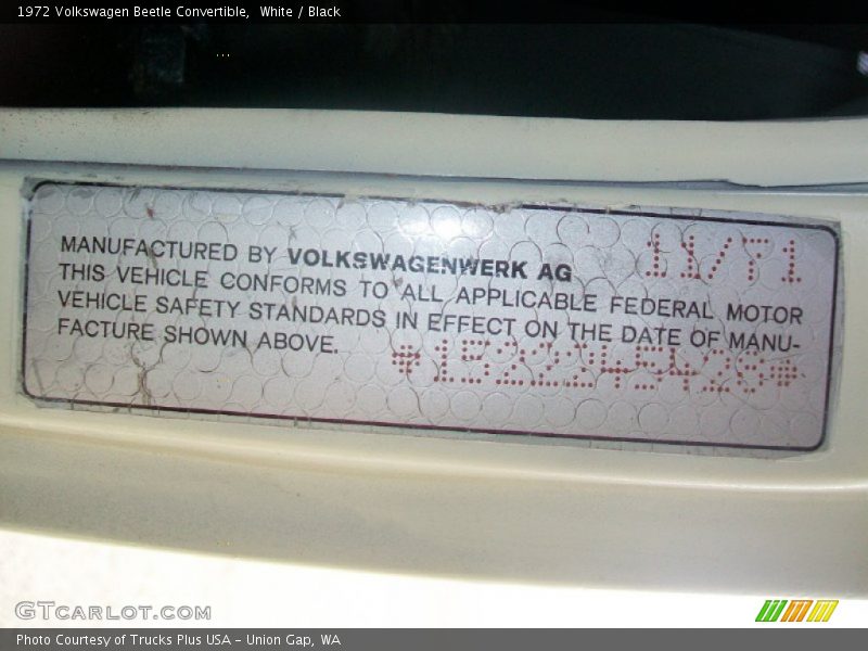 White / Black 1972 Volkswagen Beetle Convertible