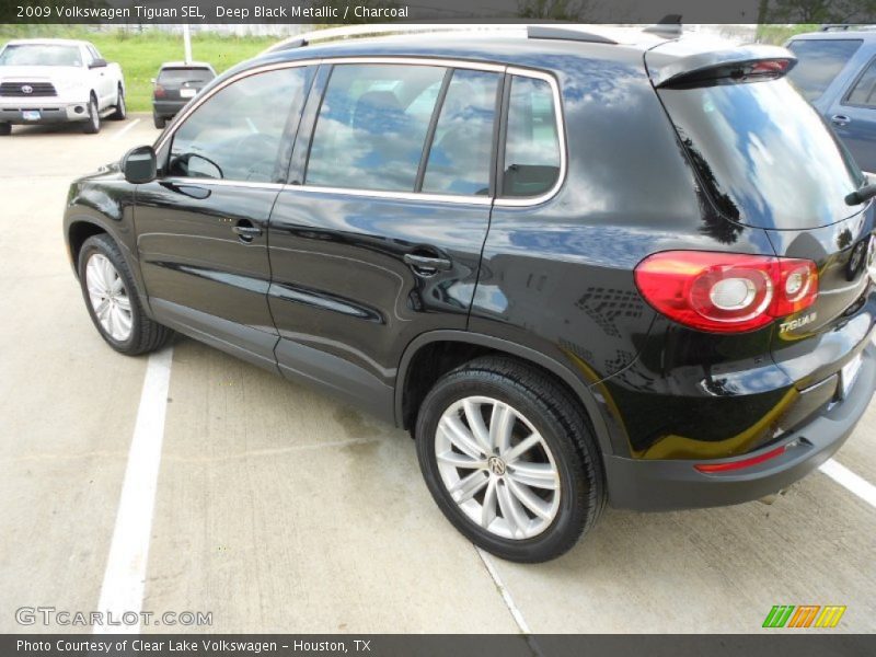 Deep Black Metallic / Charcoal 2009 Volkswagen Tiguan SEL