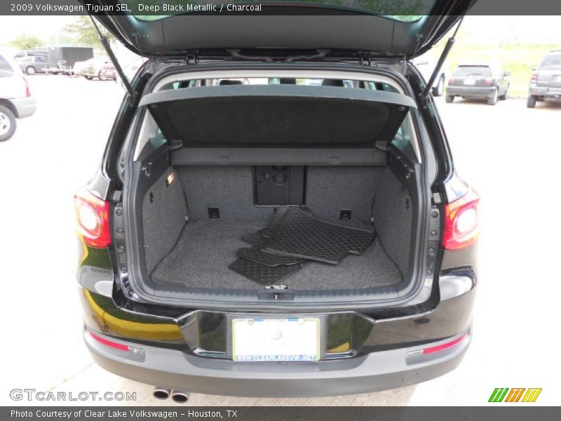 Deep Black Metallic / Charcoal 2009 Volkswagen Tiguan SEL