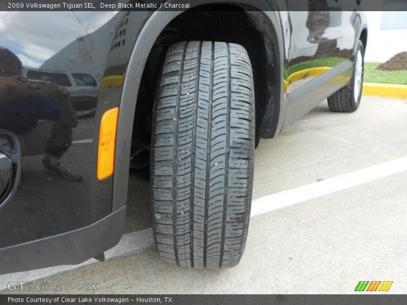 Deep Black Metallic / Charcoal 2009 Volkswagen Tiguan SEL