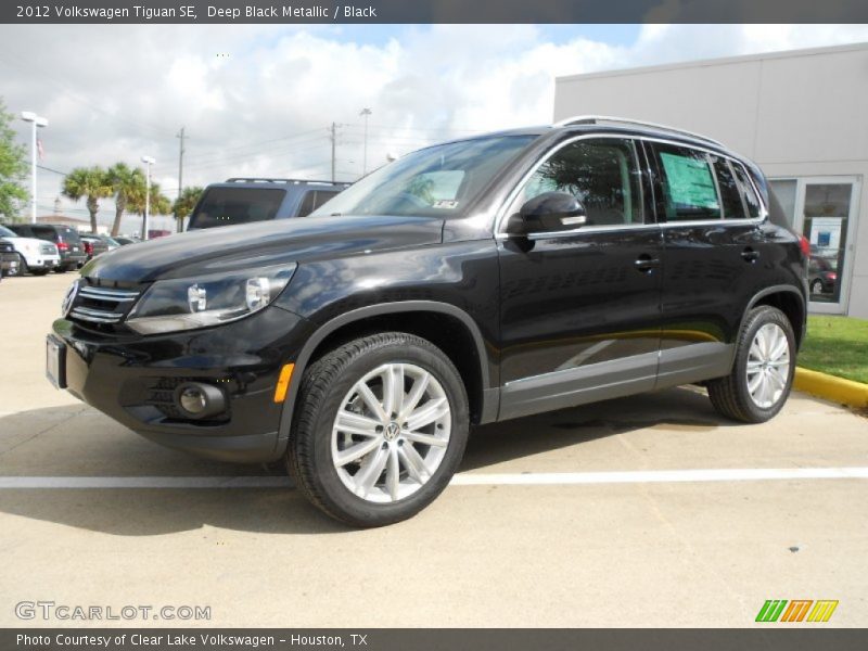 Deep Black Metallic / Black 2012 Volkswagen Tiguan SE