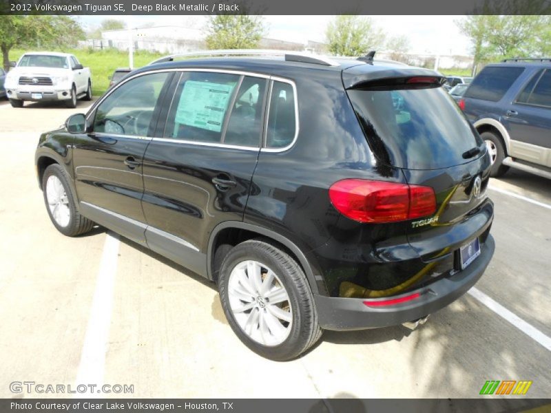 Deep Black Metallic / Black 2012 Volkswagen Tiguan SE
