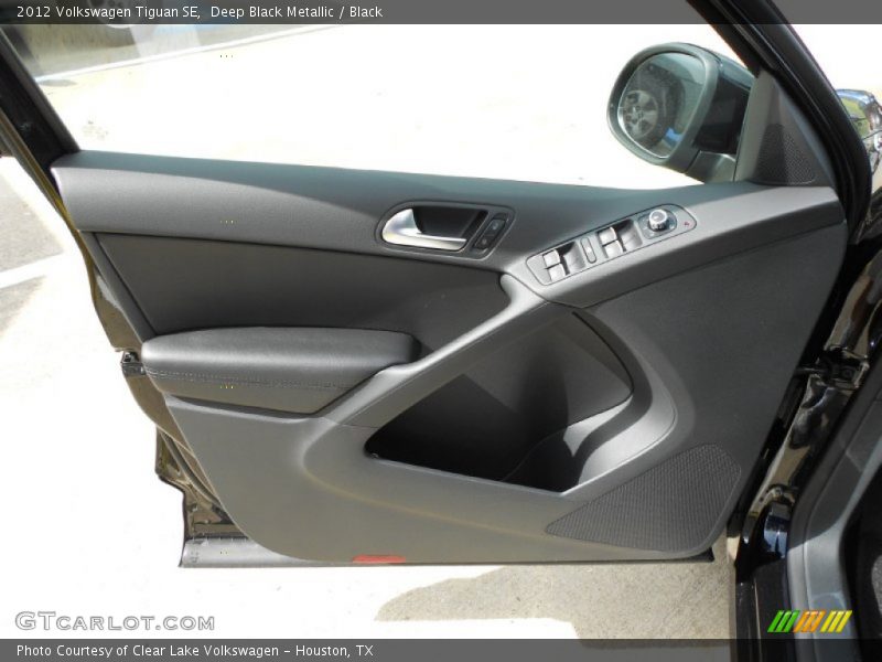 Deep Black Metallic / Black 2012 Volkswagen Tiguan SE
