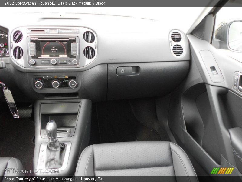 Deep Black Metallic / Black 2012 Volkswagen Tiguan SE