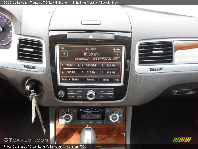 Controls of 2012 Touareg TDI Lux 4XMotion