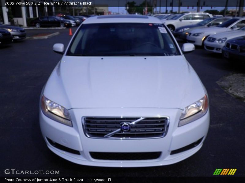 Ice White / Anthracite Black 2009 Volvo S80 3.2
