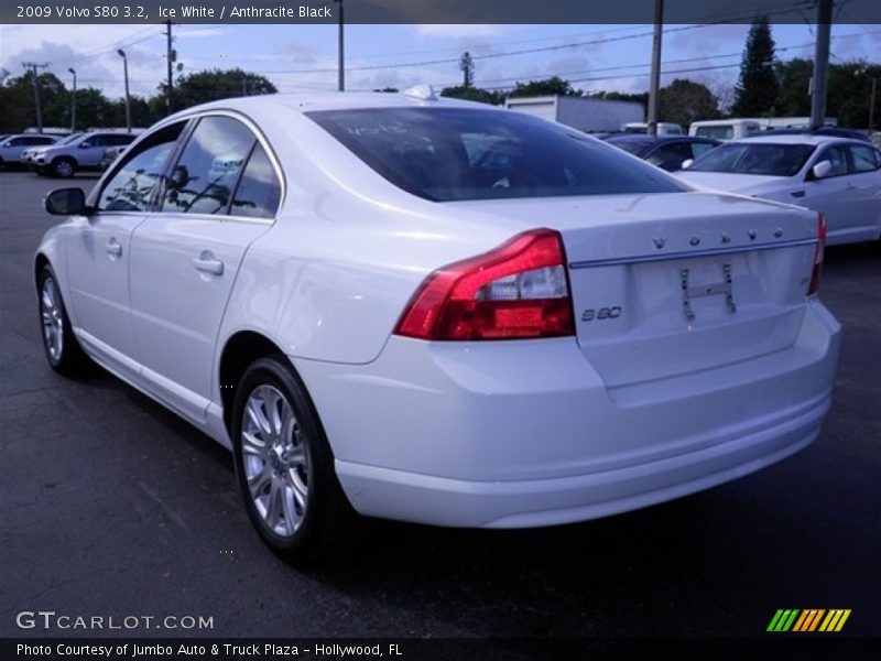 Ice White / Anthracite Black 2009 Volvo S80 3.2
