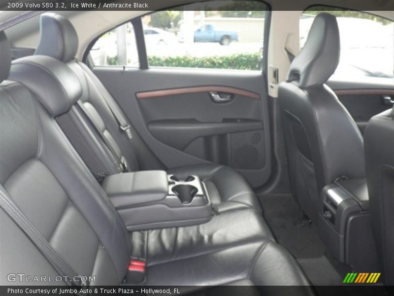 Ice White / Anthracite Black 2009 Volvo S80 3.2