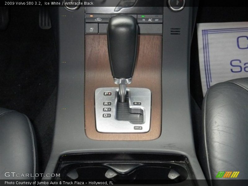 Ice White / Anthracite Black 2009 Volvo S80 3.2